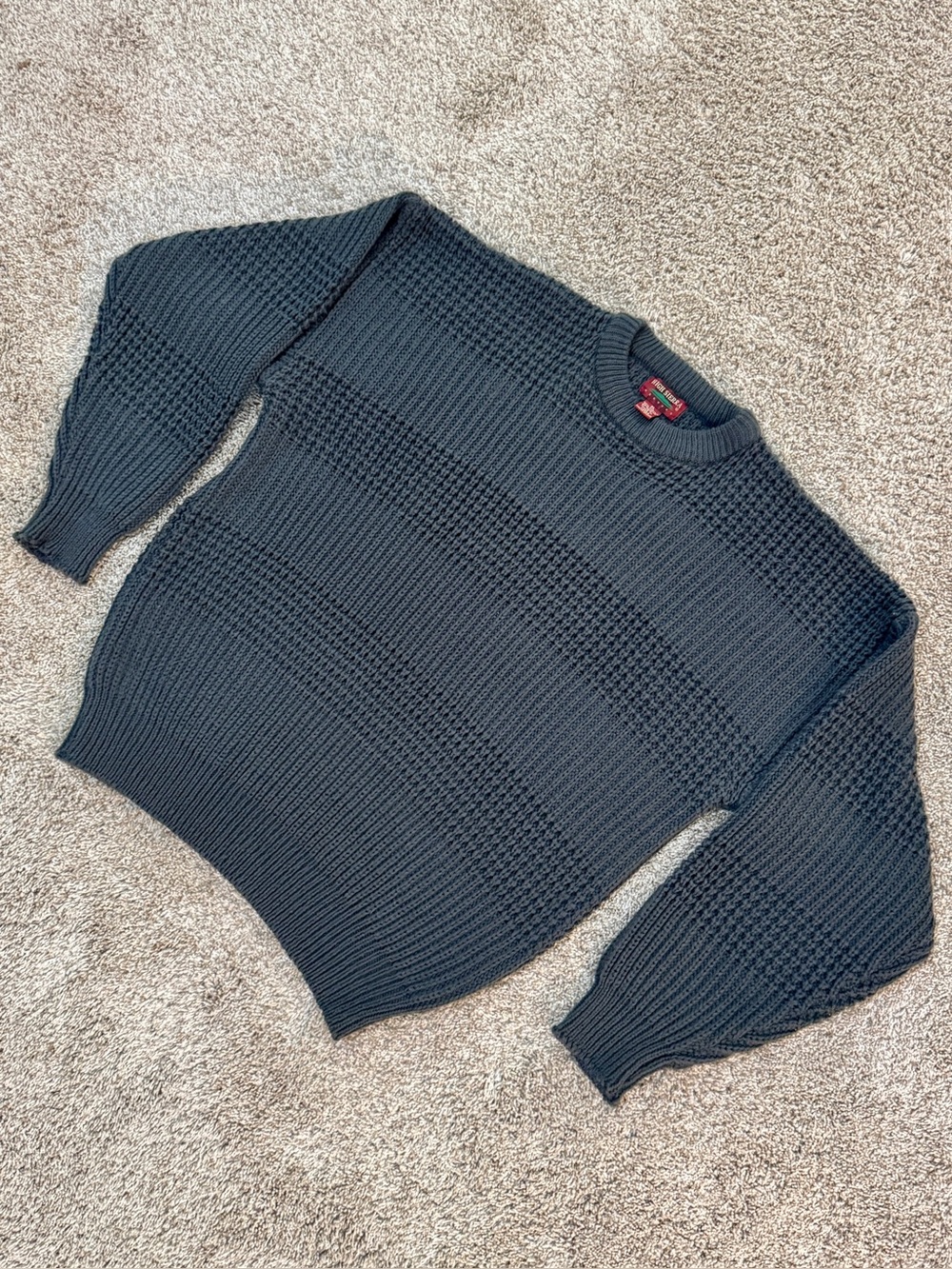 EUC Vintage High Sierra Men’s dark gray crew neck sweater, Size XL.